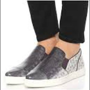 Vince Paeyre Pointy Toe Slip on Sneakers Snakeskin Loafers Size 8.5